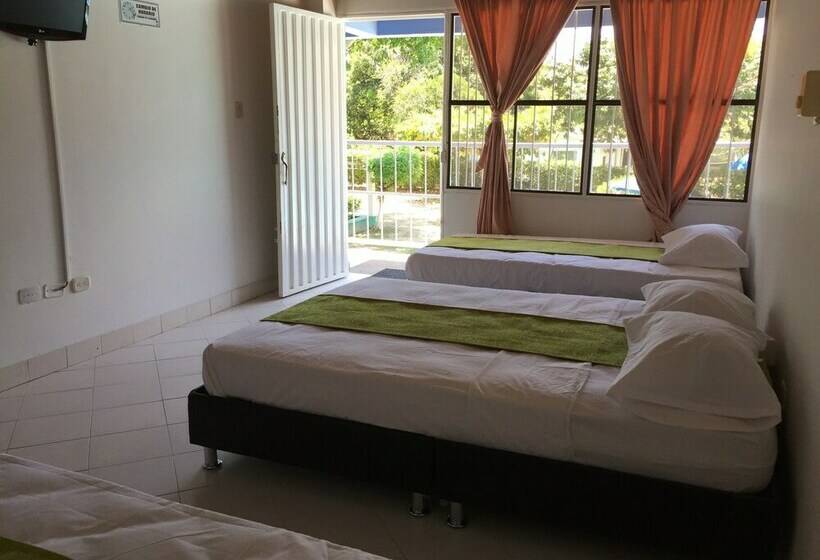Семейный Номер, Hostal Don Jotas