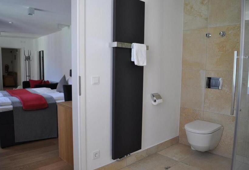Junior suite with river view, Schloß Ort