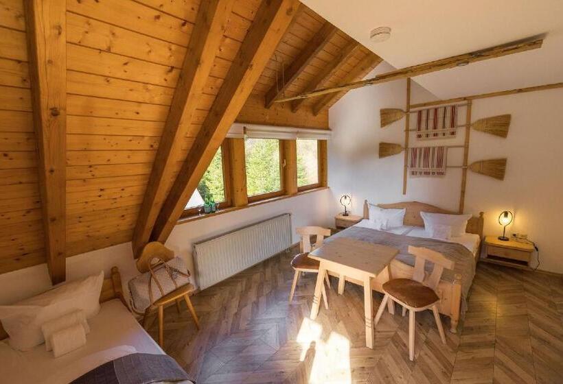 Номер Стандарт Трехместный, Berghotel Und Restaurant Kräuter Chalet