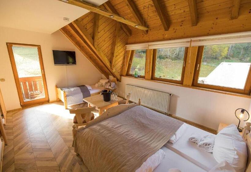 Номер Стандарт Трехместный, Berghotel Und Restaurant Kräuter Chalet