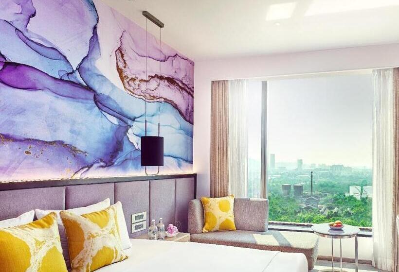 Deluxe Zimmer Kingsize Bett, Vivanta Navi Mumbai Turbhe