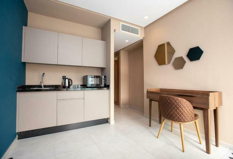 سوئیت جونیور با تراس, Address Hotel Casablanca