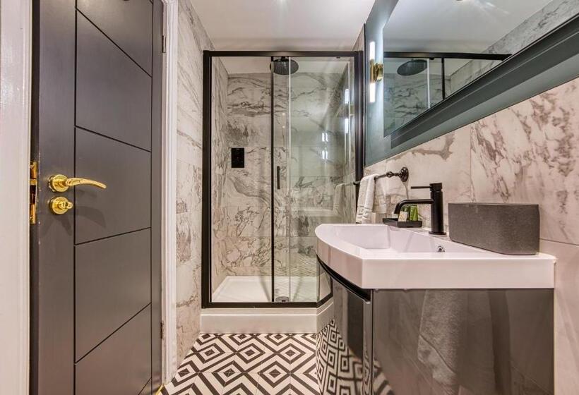 Апартаменты 1 Спальня Нижний Этаж, Haworth Heights   An Amazing Aparthotel!