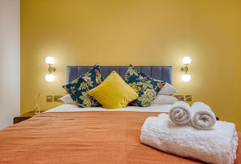 Апартаменты 1 Спальня Нижний Этаж, Haworth Heights   An Amazing Aparthotel!