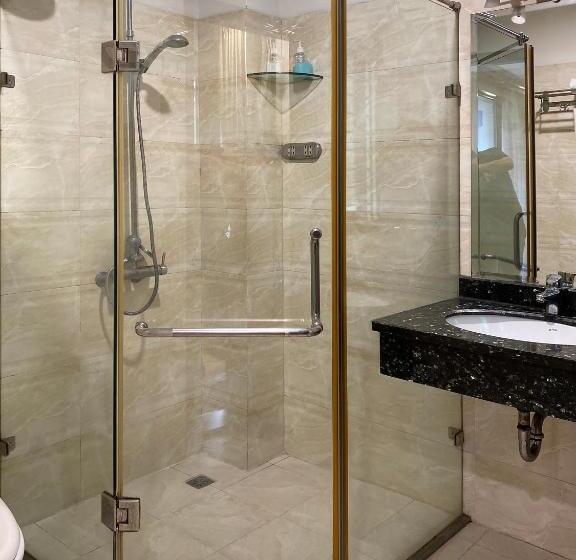 اتاق استاندارد چهار تخته, Art Hotel Ha Noi
