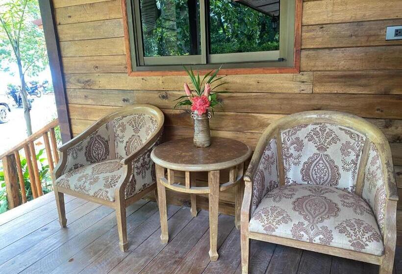Triple Room Sea View, Coconut Lanta Resort @klong Dow Beach