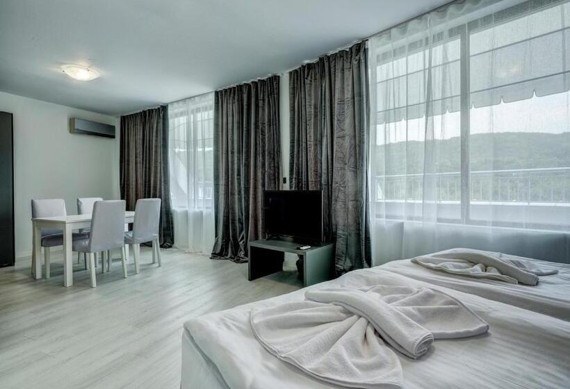 استودیوی سوپریور, Continental Apartments