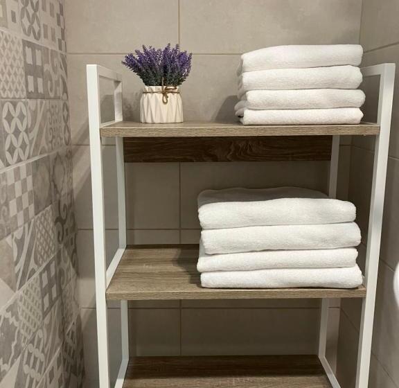 سوییت, Petlov Salaš Rooms