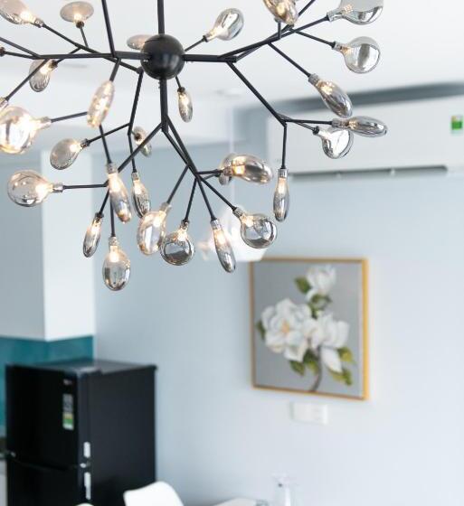 اتاق لوکس با بالکن و چشم‌انداز دریا, Marina Suites Apartment