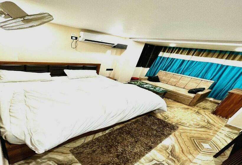Трехместный Номер Классика, Town Inn