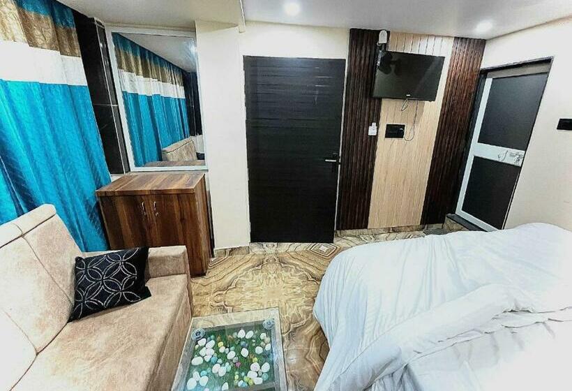 Трехместный Номер Классика, Town Inn