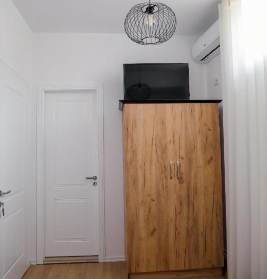 标准间, çuçi B&b