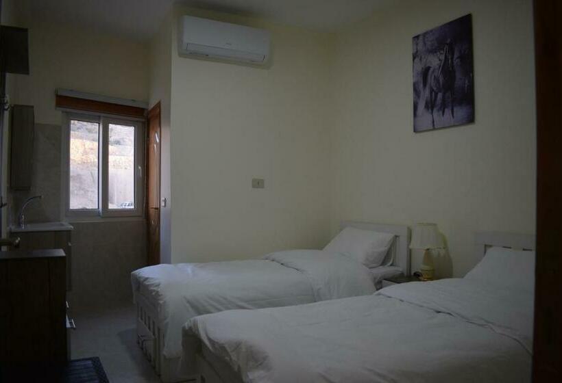 اتاق استاندارد, Rose City Inn