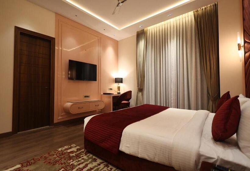 Люкс с Балконом, The Ramayana Hotel, Ayodhya