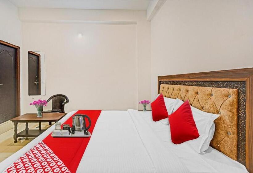 트리플 클래식 룸, Flagship Hotel Padharo Saa