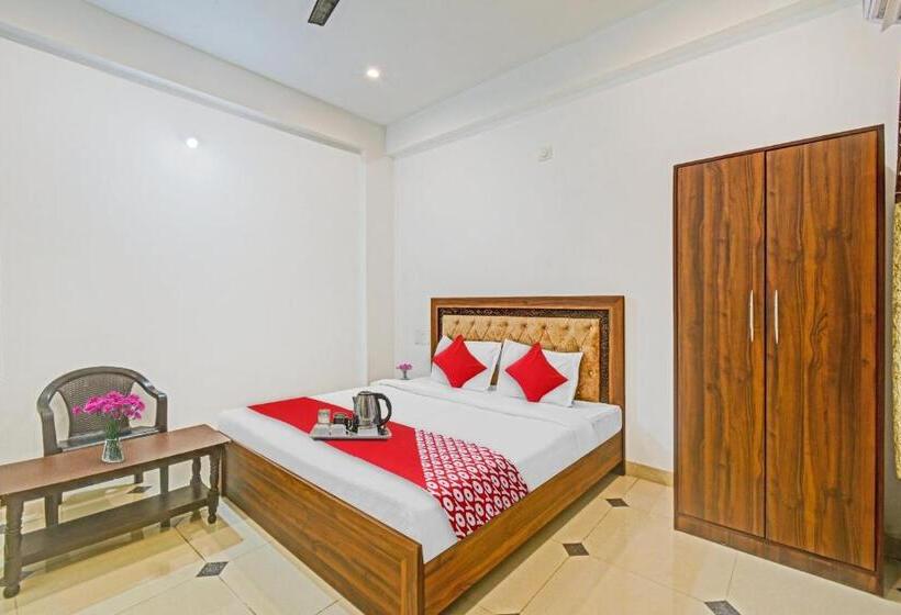트리플 클래식 룸, Flagship Hotel Padharo Saa