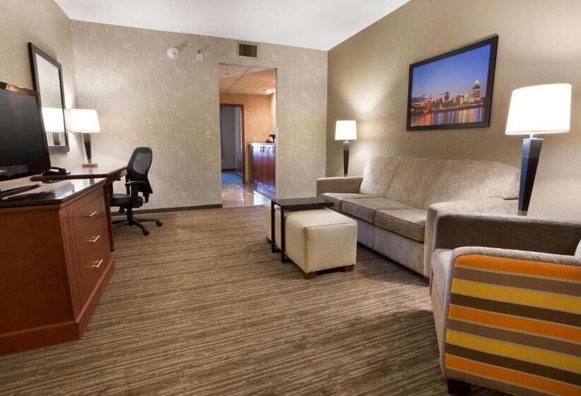 适合残疾人士使用的套间, Drury Inn & Suites Cincinnati Sharonville