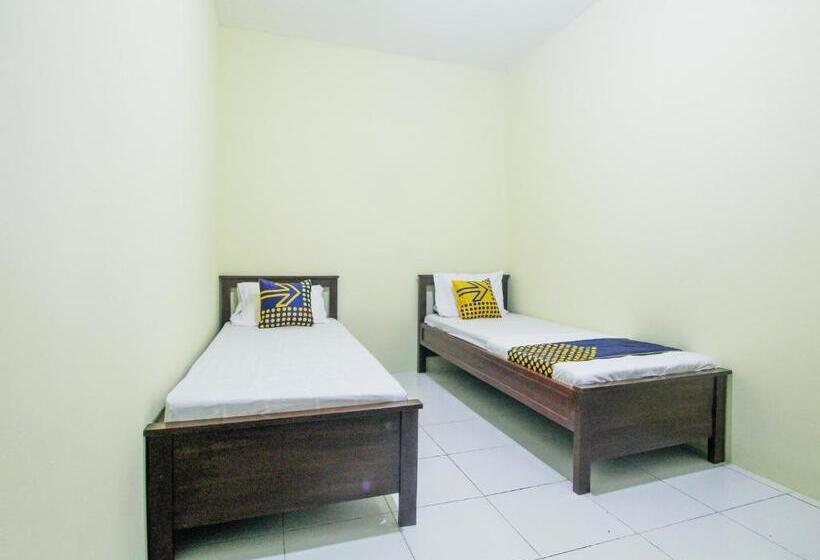 Номер Economy, Spot On 91606 Nadin Guest House
