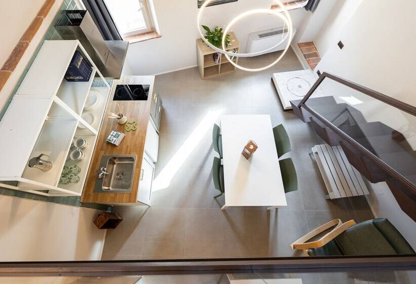 スタンダードルーム, A Casa Di Biagio