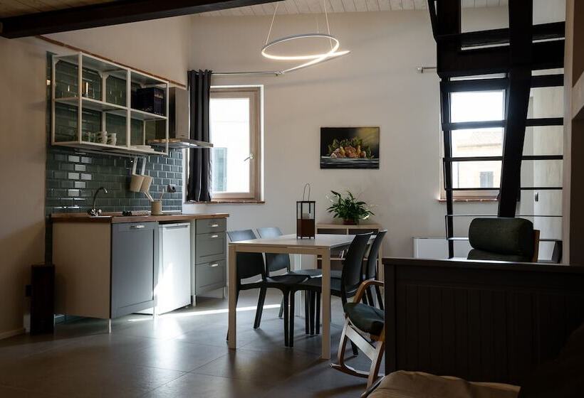 スタンダードルーム, A Casa Di Biagio