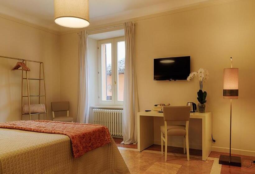 اتاق استاندارد, Il Cortile Segreto