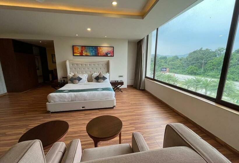 Номер Deluxe, Pinaka Hotels & Resorts