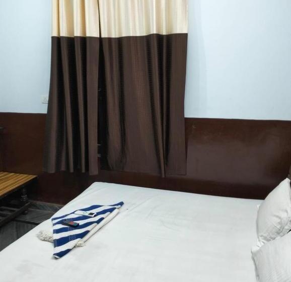 Номер Deluxe, Suresh Guest House & Hotel By Wb Inn