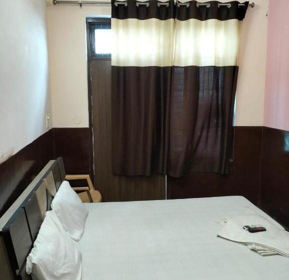 Номер Стандарт, Suresh Guest House & Hotel By Wb Inn