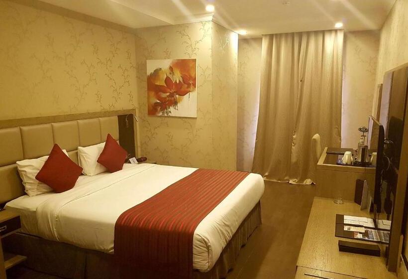带大床的标准间, Ramada By Wyndham Bishkek Centre