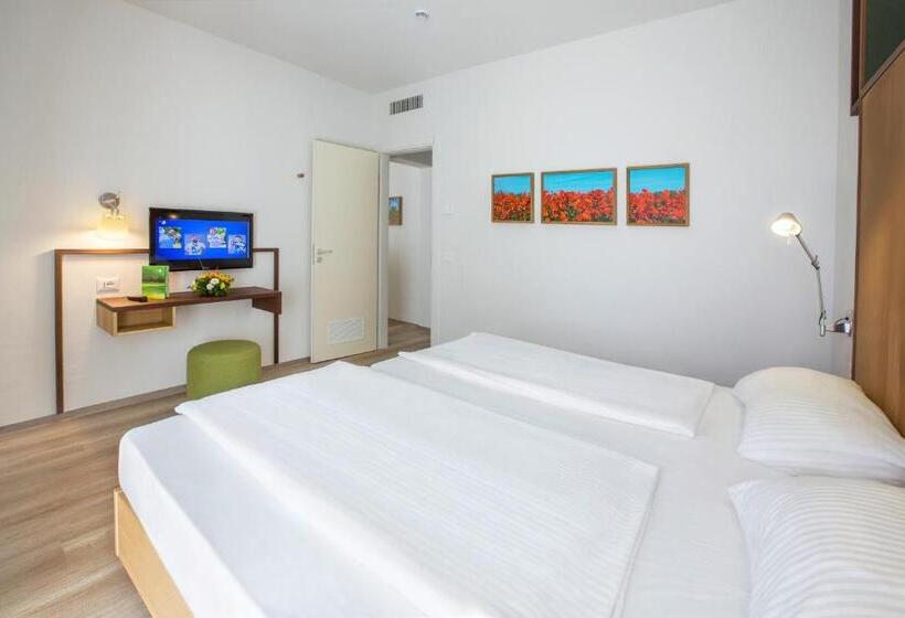 Номер Стандарт Трехместный, Robinson Apulia  All Inclusive