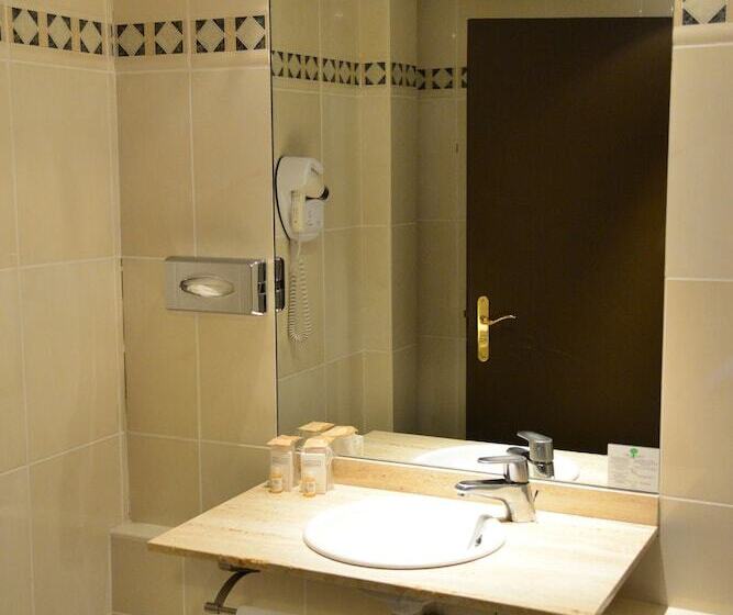 Номер Стандарт, Aeroport Hotel   Parc Expo