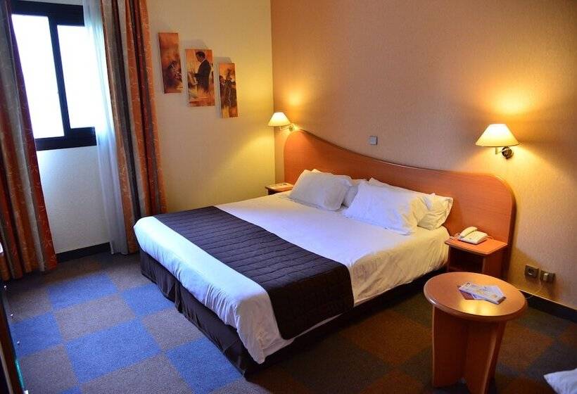 Номер Стандарт Трехместный, Aeroport Hotel   Parc Expo