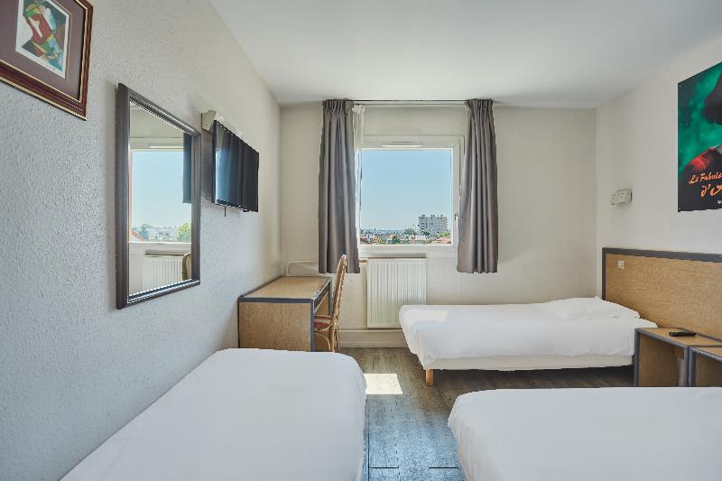 Номер Стандарт Трехместный, Hôtel Cinépole   Proche Paris
