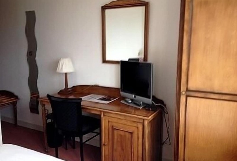 Номер Стандарт, Hôtel Le Prieuré
