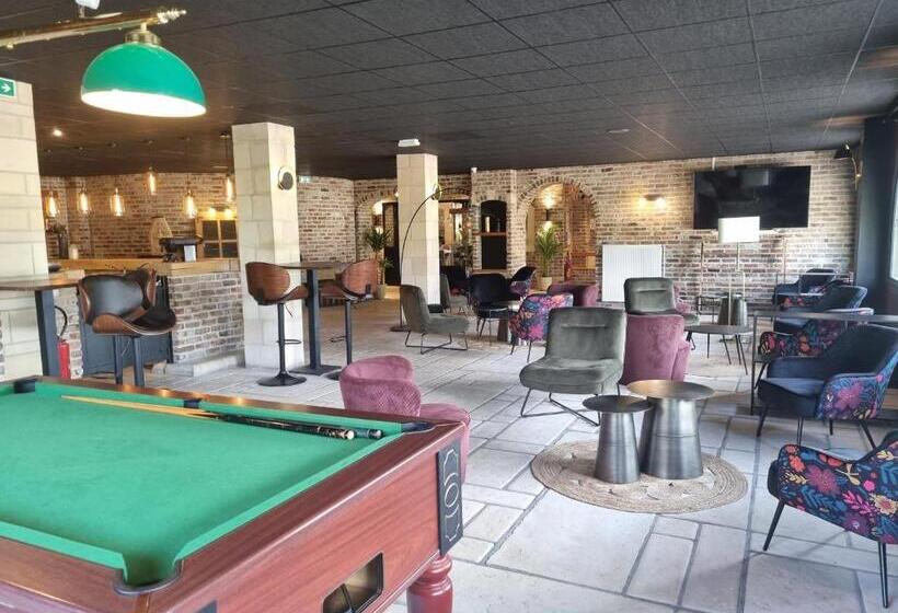 Четырехместный Номер Стандарт, Hôtel Le Prieuré