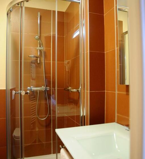 Апартаменты 1 Спальня, S & Residences  Le Metropole