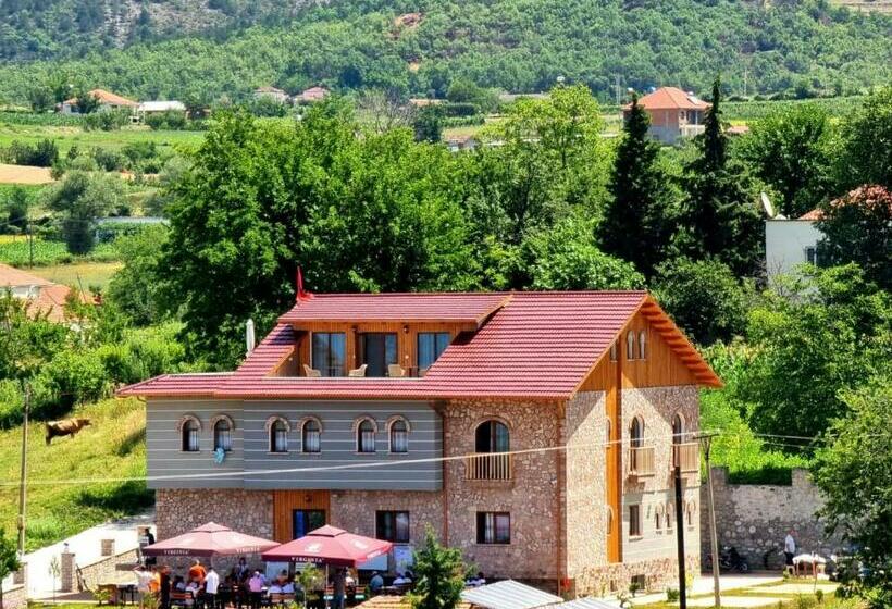 Номер Стандарт Вид на Горы, Bujtina Celiku