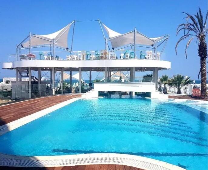 آپارتمان 1 خوابه با چشم‌انداز دریا, White Tower Apartament Privat Mamaia 504