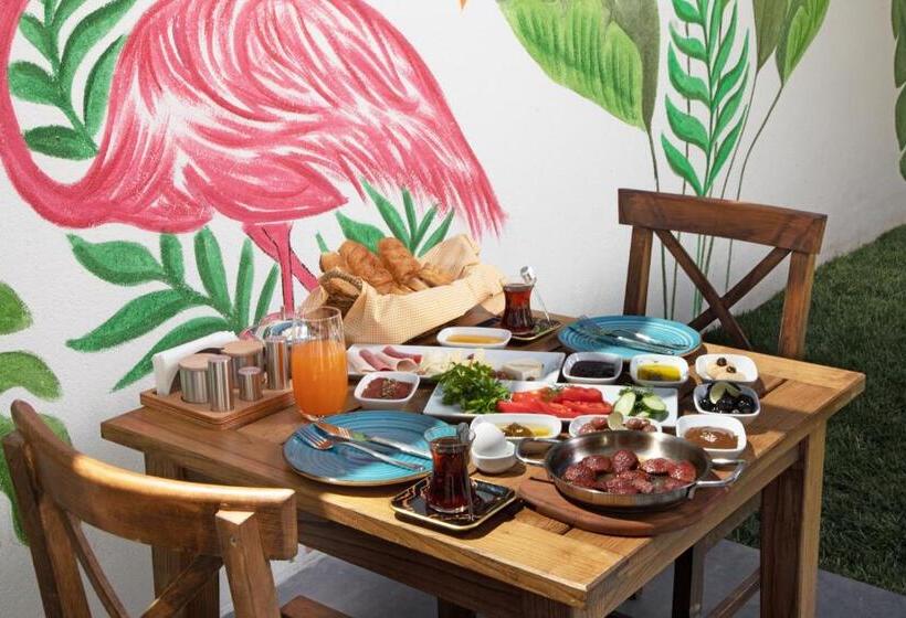 اتاق لوکس با بالکن, Meli̇tya Hotels Gökçeada
