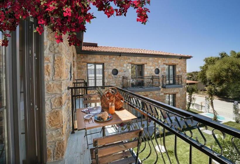 اتاق لوکس با بالکن, Meli̇tya Hotels Gökçeada