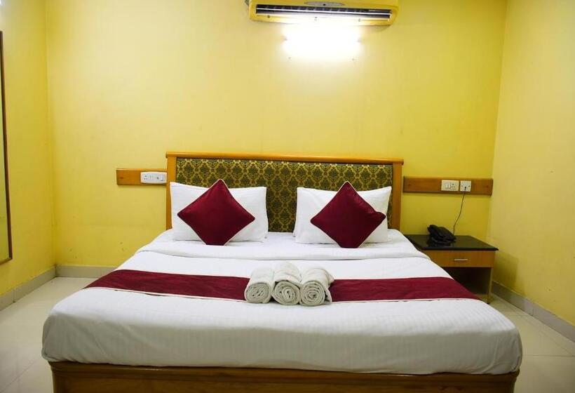 豪华房间, Nakshatree Hotels, Maruthi Residency  Mogappair