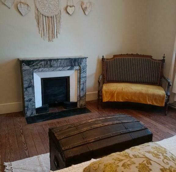 Четырехместный Номер Стандарт, Château D Arfeuilles Chambres Et Tables D Hôtes