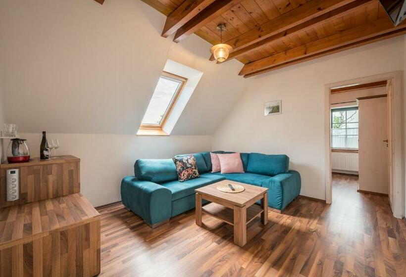 Люкс Кровать Кинг, Vinařství Vrátil   Penzion