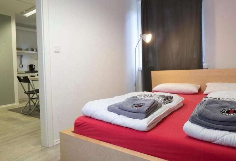 家庭间, Flensbed Hotel & Hostel