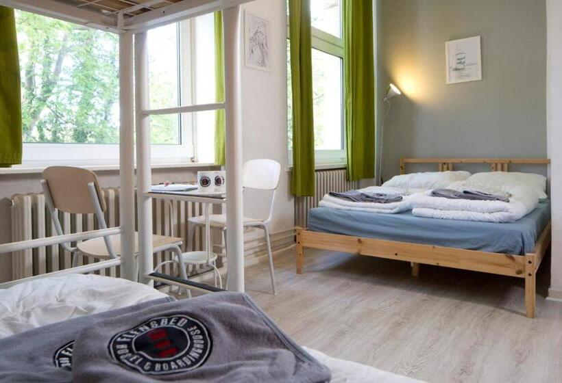 标准三人间共用浴室, Flensbed Hotel & Hostel