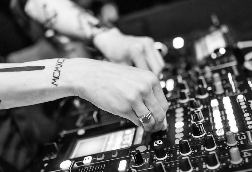 Семейный Номер Вид на Море, Ryan Bossa Beach   Guest List To Clubs Included
