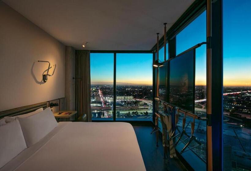 스탠다드 룸 킹사이즈 침대, Moxy Downtown Los Angeles