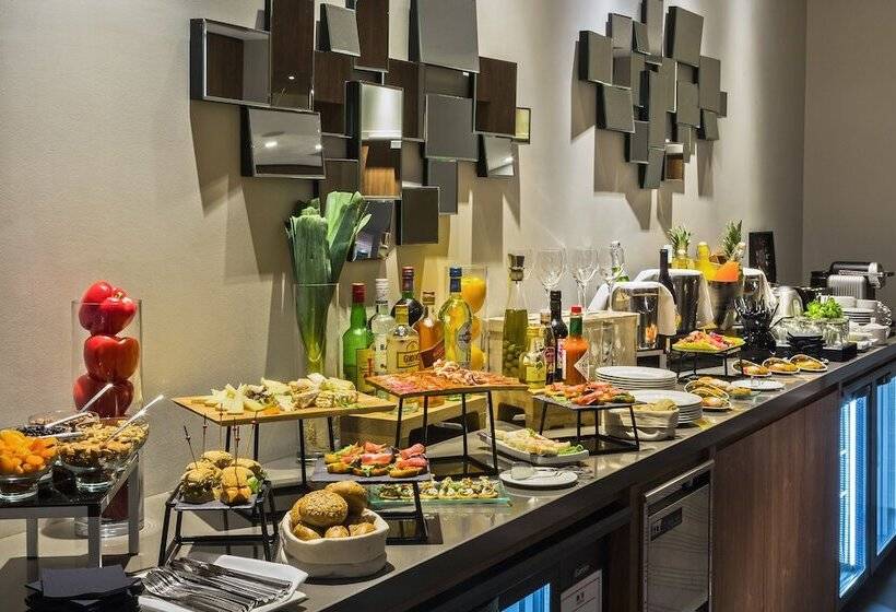 Номер Премиум, Melia Paris La Defense