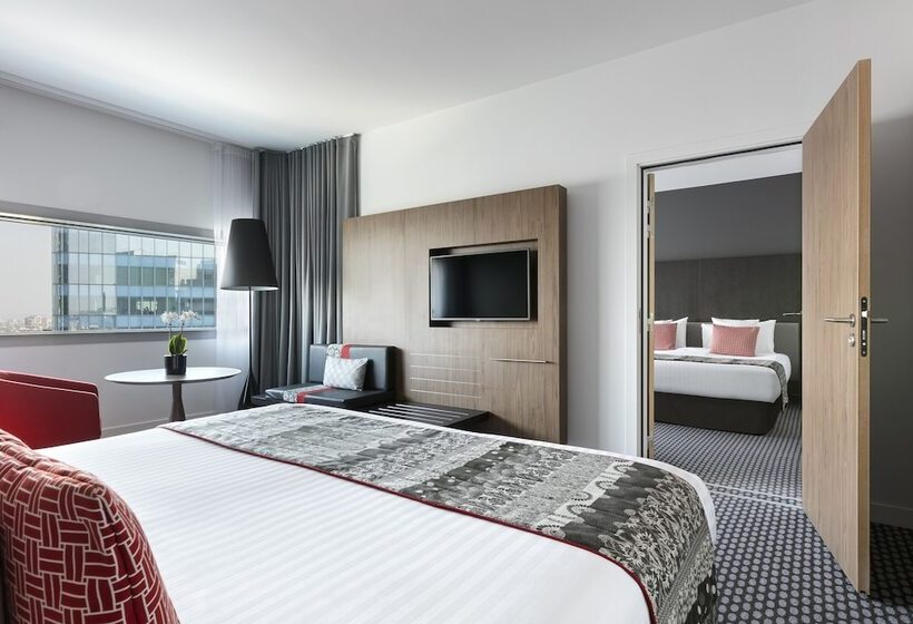 Family Connecting Room, Melia Paris La Defense