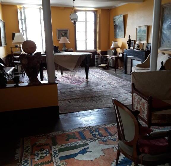 Семейный Номер, La Suite Du Peintre